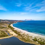 Bouganvillage Bilo With Shared Pool Apartment